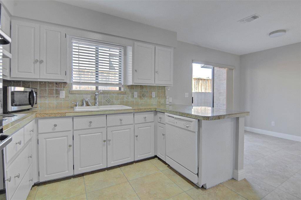 14822 Sopras Circle, Addison, TX 75001