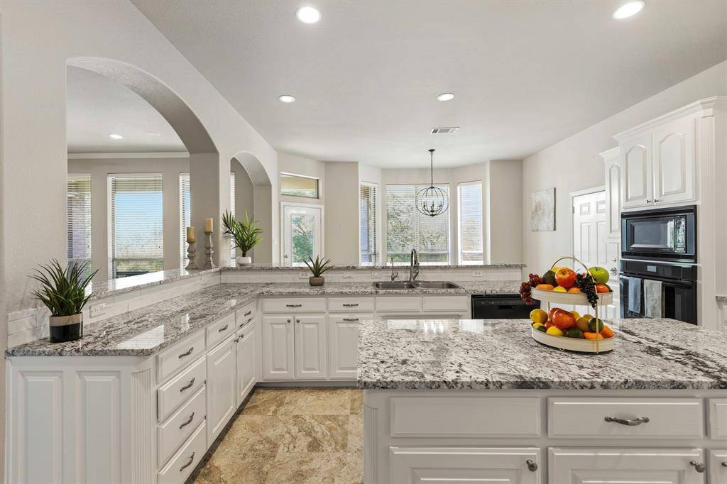 686 Cattlebaron Parc Drive, Fort Worth, TX 76108