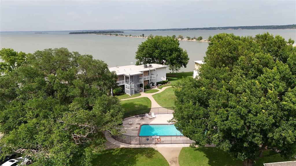 112 Harbor Drive #212, Runaway Bay, TX 76426