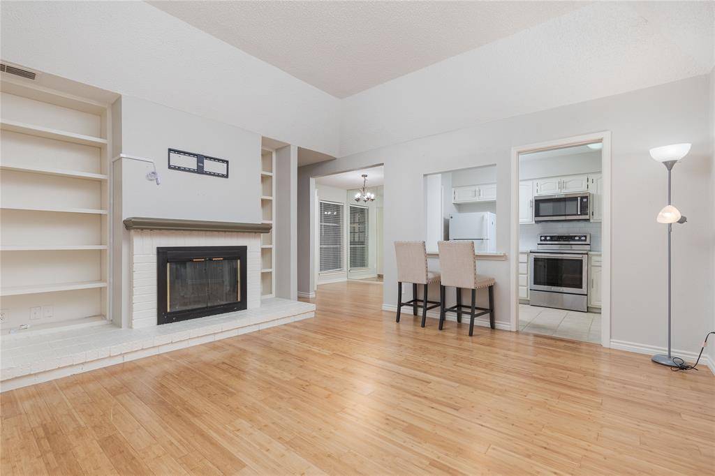 9142 Emberglow Lane, Dallas, TX 75243
