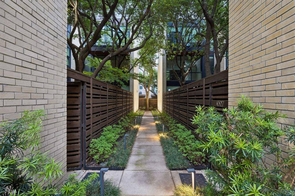 4321 Travis Street, Dallas, TX 75205