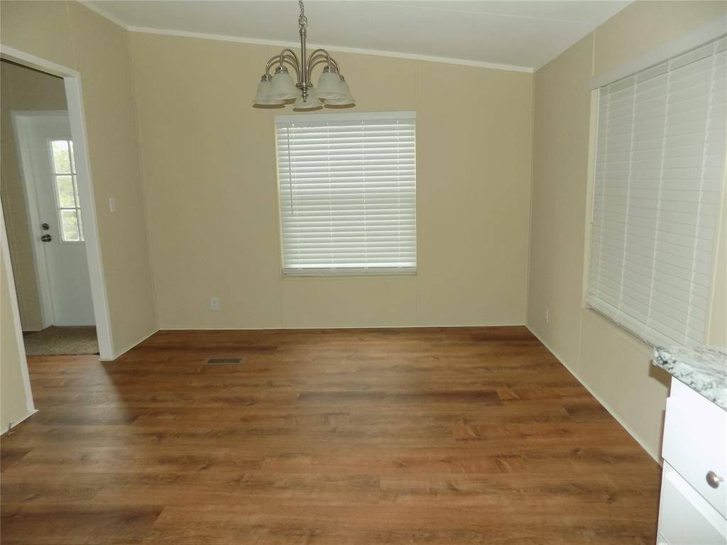 203 S Ridgeview Court, Azle, TX 76020