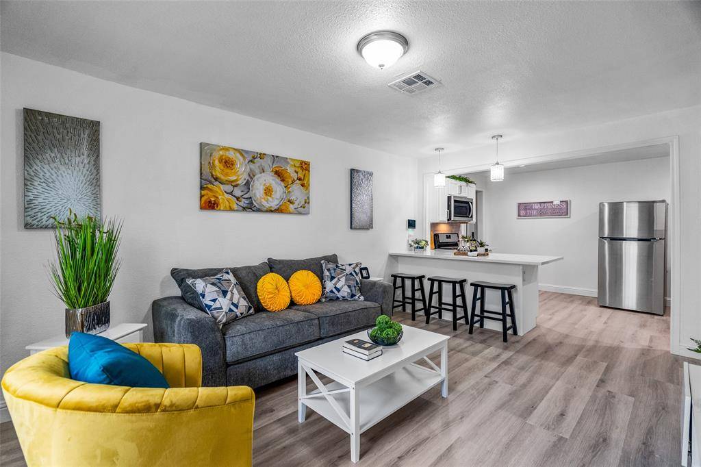 2250 AREBA Street #A, Dallas, TX 75203