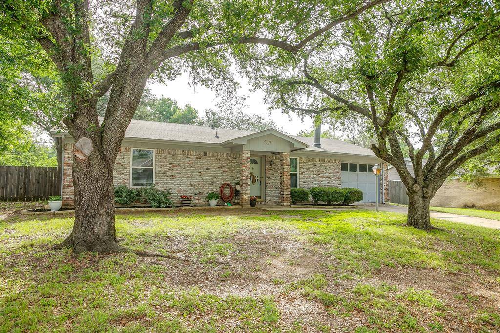 517 Post Oak Lane, Burleson, TX 76028