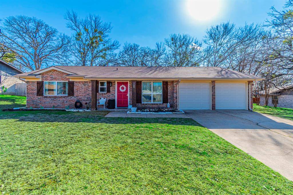 708 N Stewart Street, Azle, TX 76020