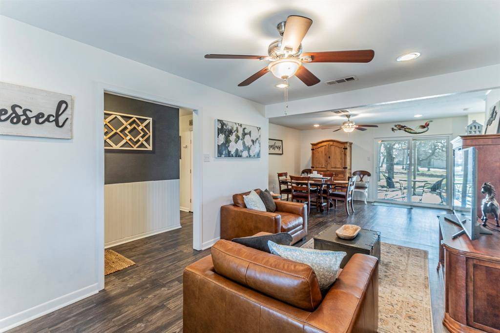 708 N Stewart Street, Azle, TX 76020