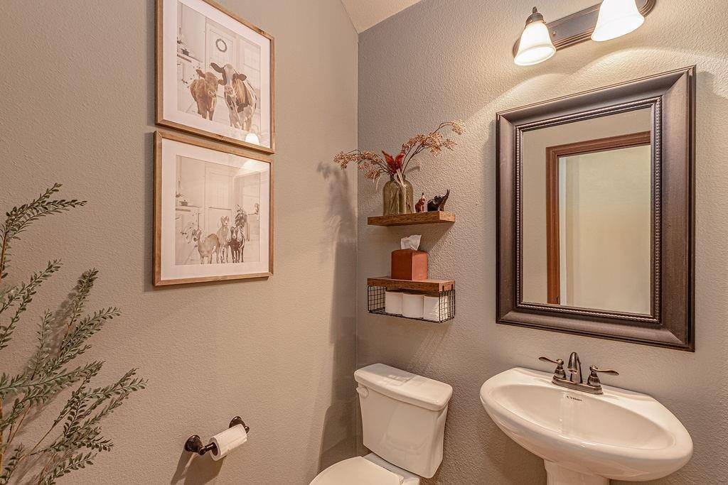 906 Bald Cypress Drive, Fate, TX 75087