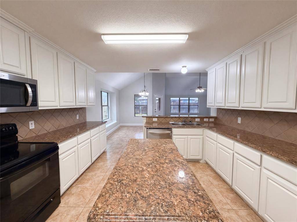 1005 Atlanta Drive, Denton, TX 76208