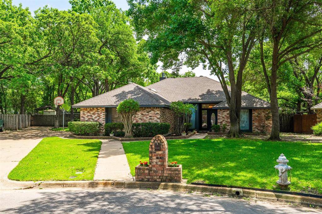 2401 Oak Shadow Court, Arlington, TX 76017