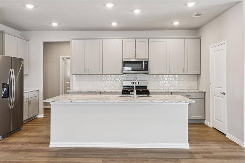 2007 Homestretch Drive, Seagoville, TX 75159
