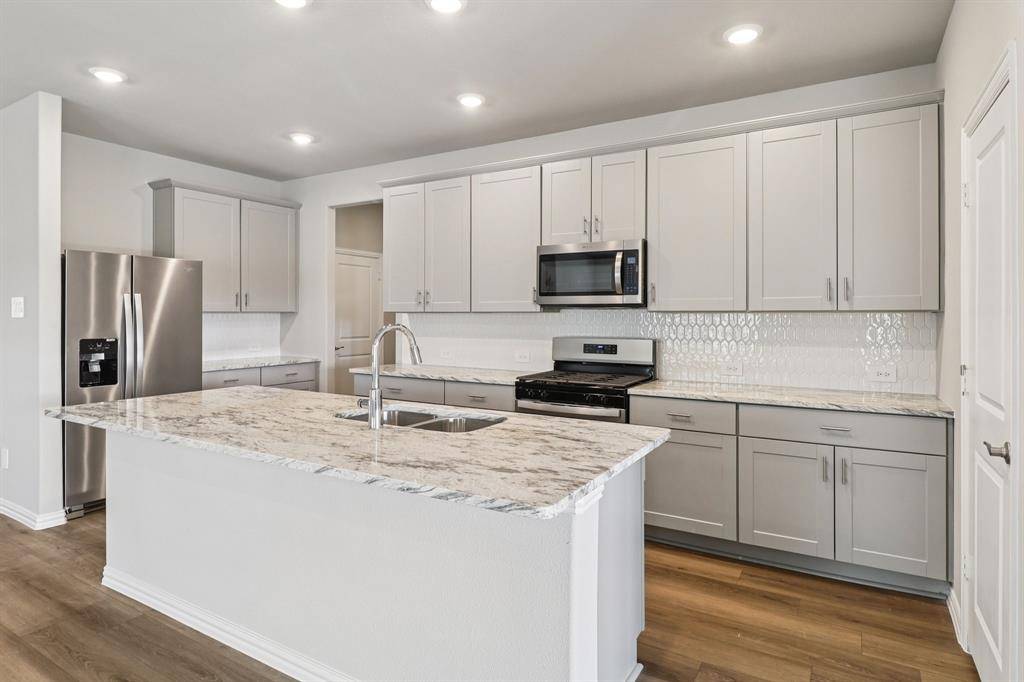 2007 Homestretch Drive, Seagoville, TX 75159