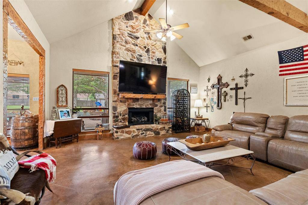 1561 Saint Andrews Drive, Red Oak, TX 75154