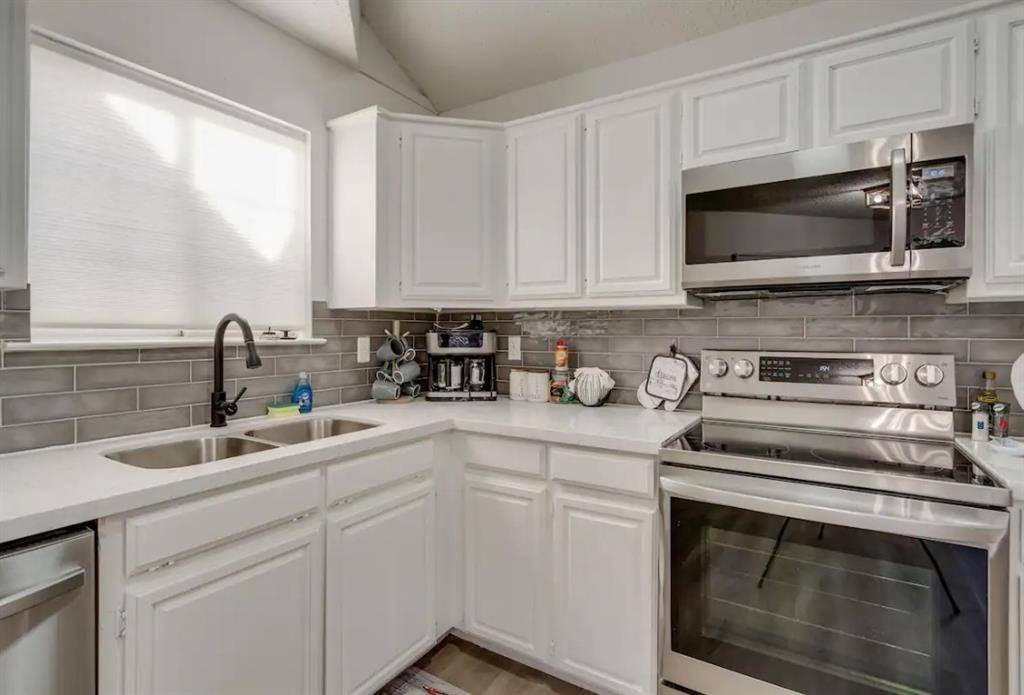 2943 S Bend Drive, Dallas, TX 75229