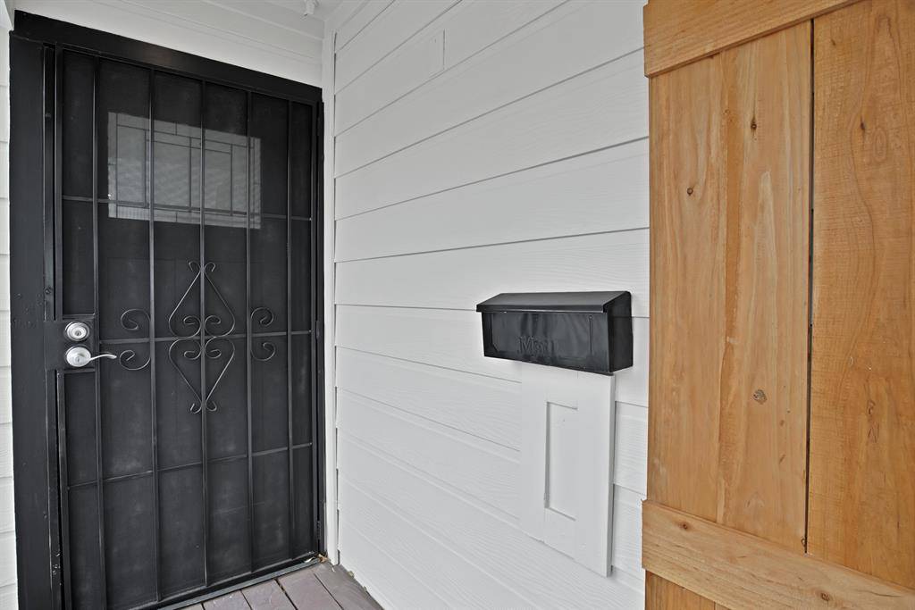 2815 W 8th Street, Dallas, TX 75211