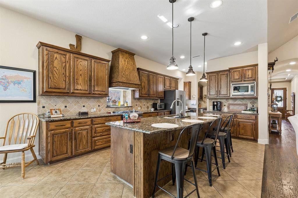 4537 Chaumont Trail, Arlington, TX 76013