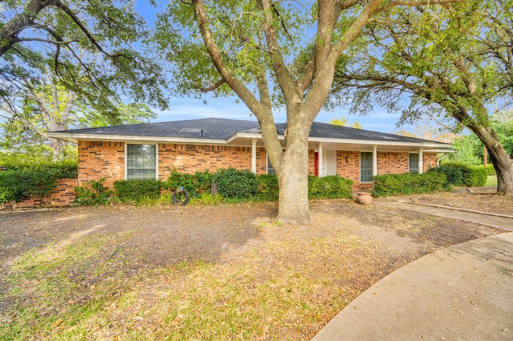 214 Willow Creek Lane, Ovilla, TX 75154