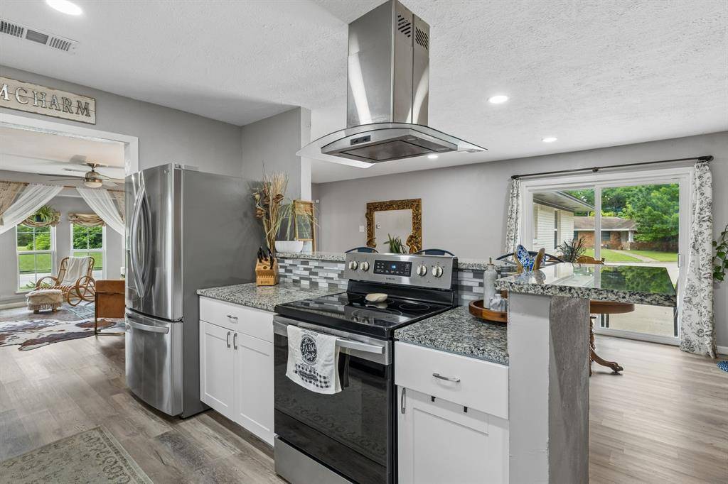 2306 W Five Mile Parkway, Dallas, TX 75224