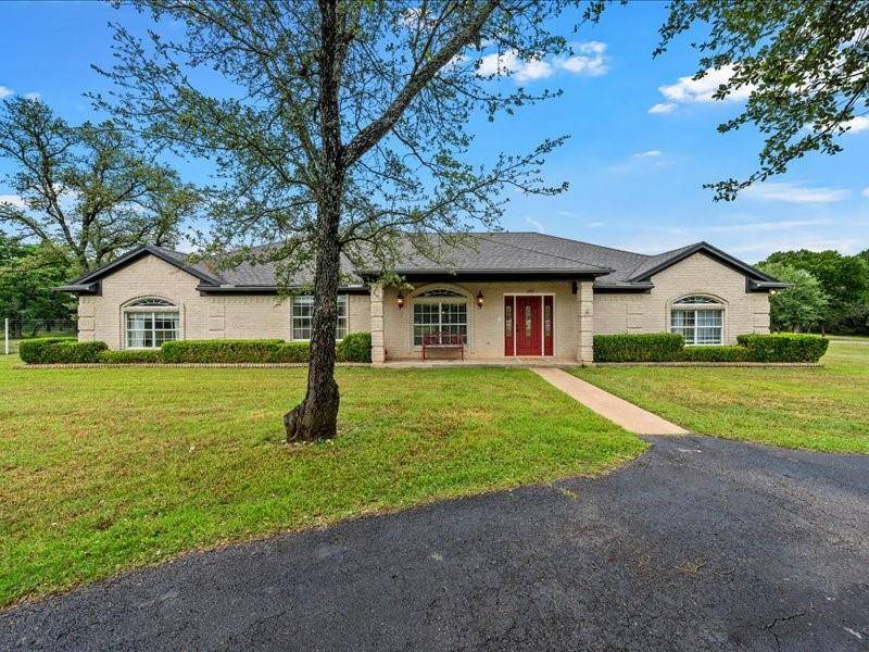 1072 Chapman Road, Crawford, TX 76638
