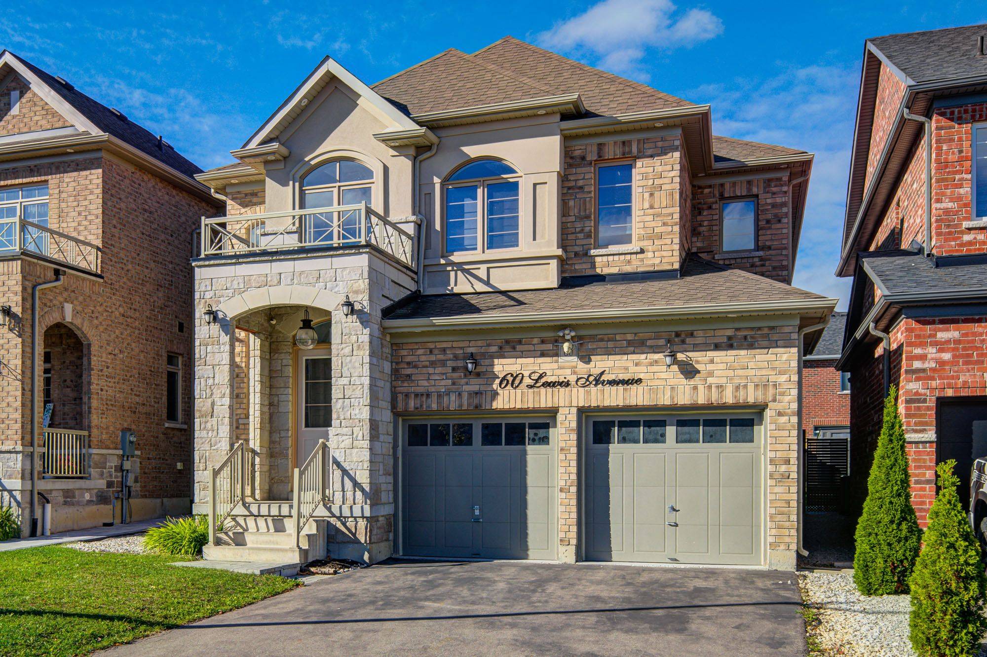 60 Lewis AVE, Bradford West Gwillimbury, ON L3Z 0X2