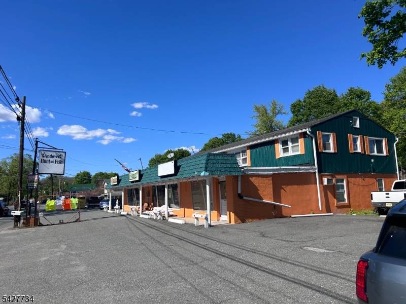 196 Main St, Andover Boro, NJ 07821