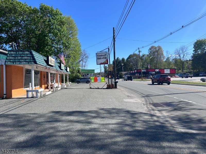 196 Main St, Andover Boro, NJ 07821