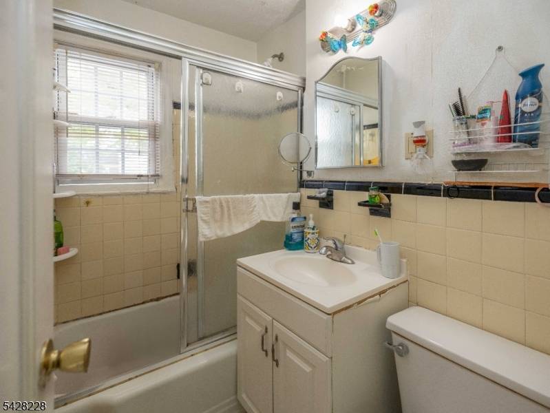 624A Summer St, Elizabeth City, NJ 07202
