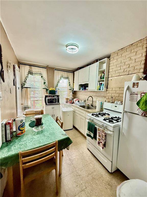 1822 Putnam AVE, Ridgewood, NY 11385