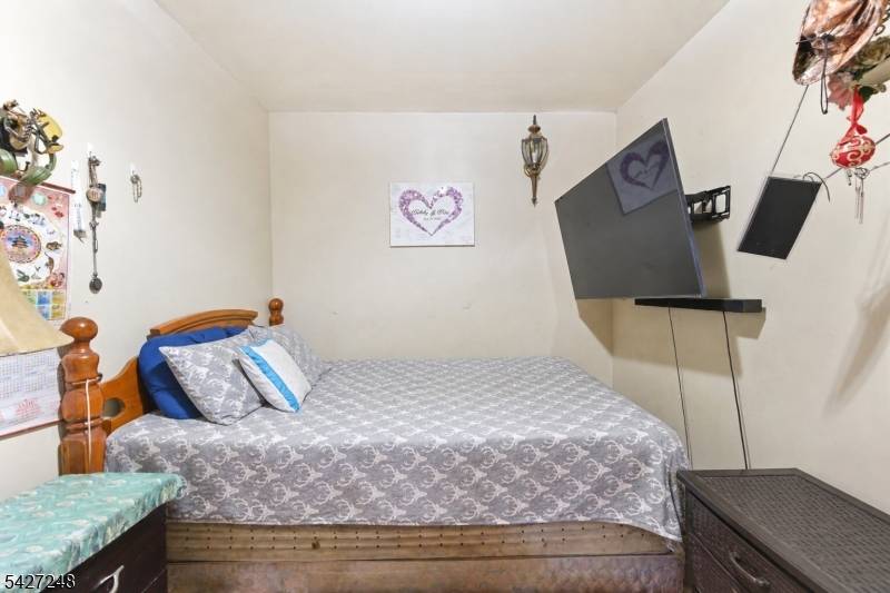 8-10 Horatio St, Newark City, NJ 07105