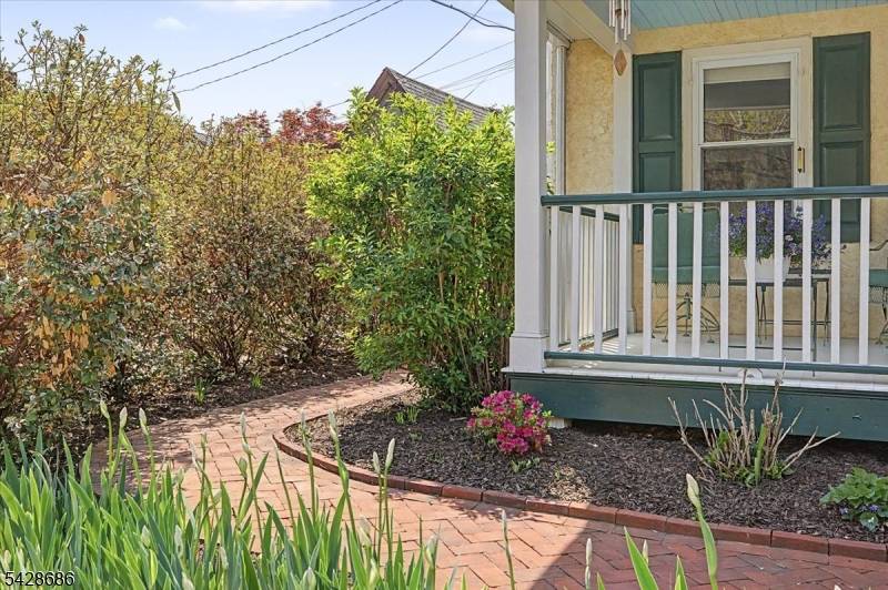 161 N Main St, Lambertville City, NJ 08530