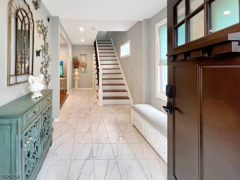 161 W 3Rd St, Clifton City, NJ 07011