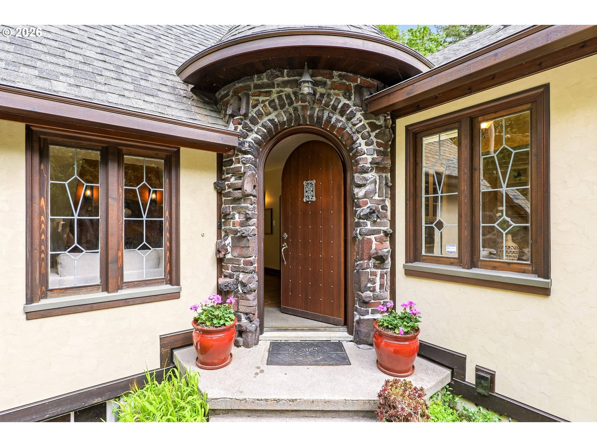 6164 SW CAPITOL HWY, Portland, OR 97239