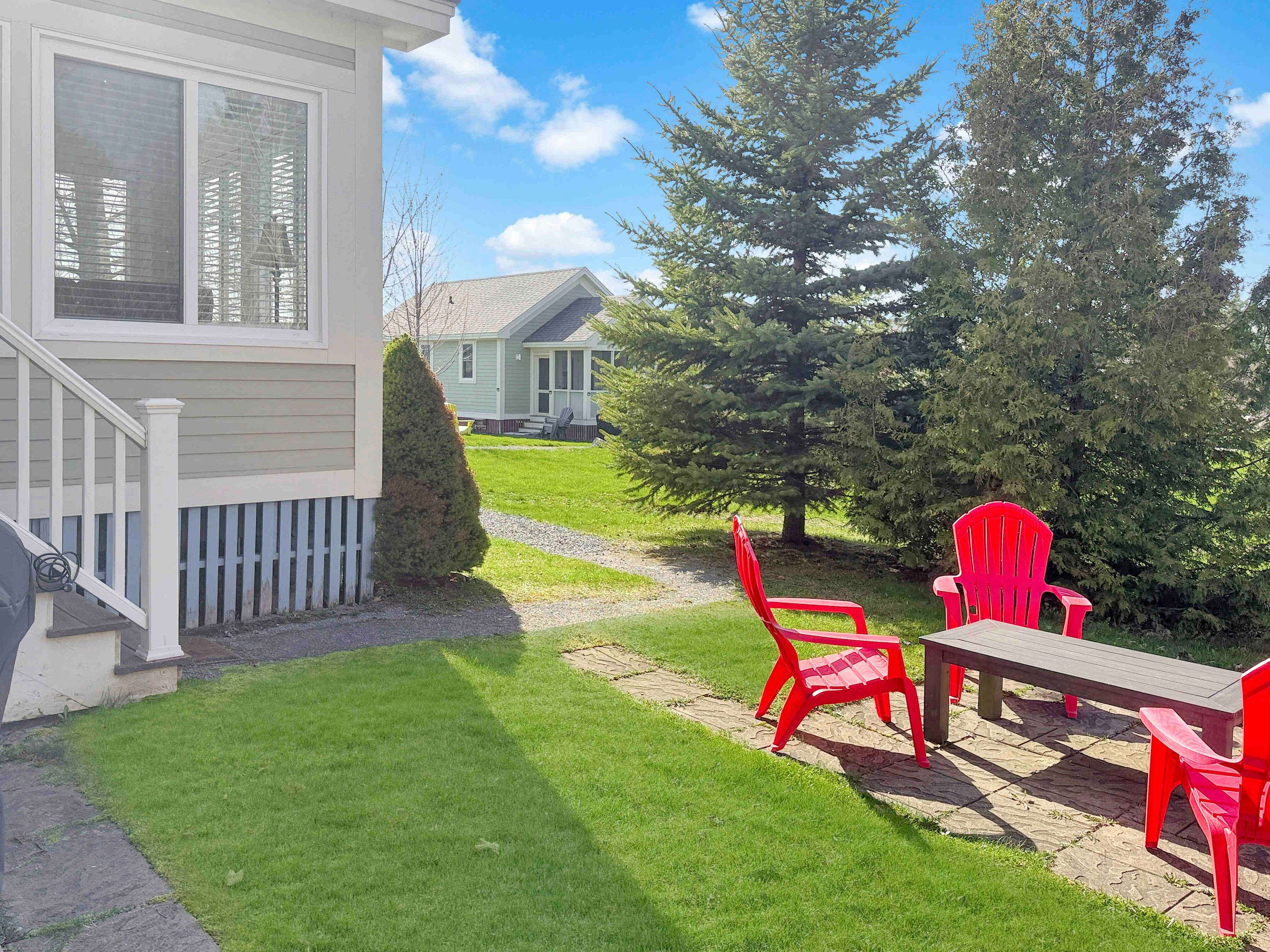 34 Meadow View LN, Prince Edward County, ON K0K 1P0