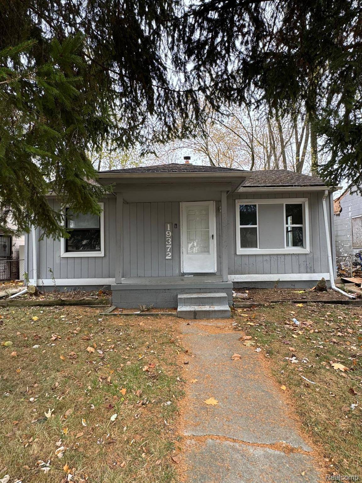 19372 Woodbine ST, Detroit, MI 48219