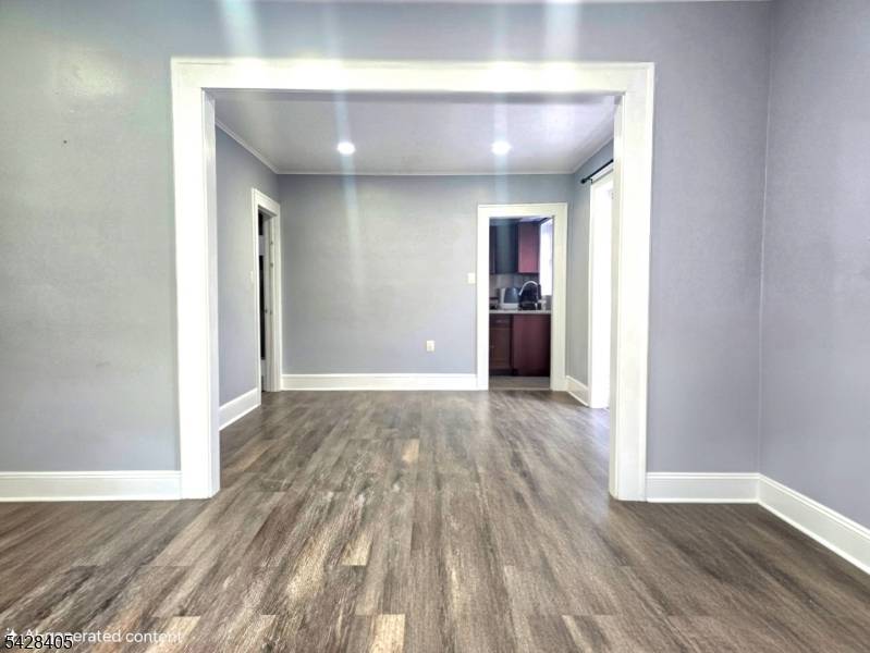 65 William St, Clifton City, NJ 07014