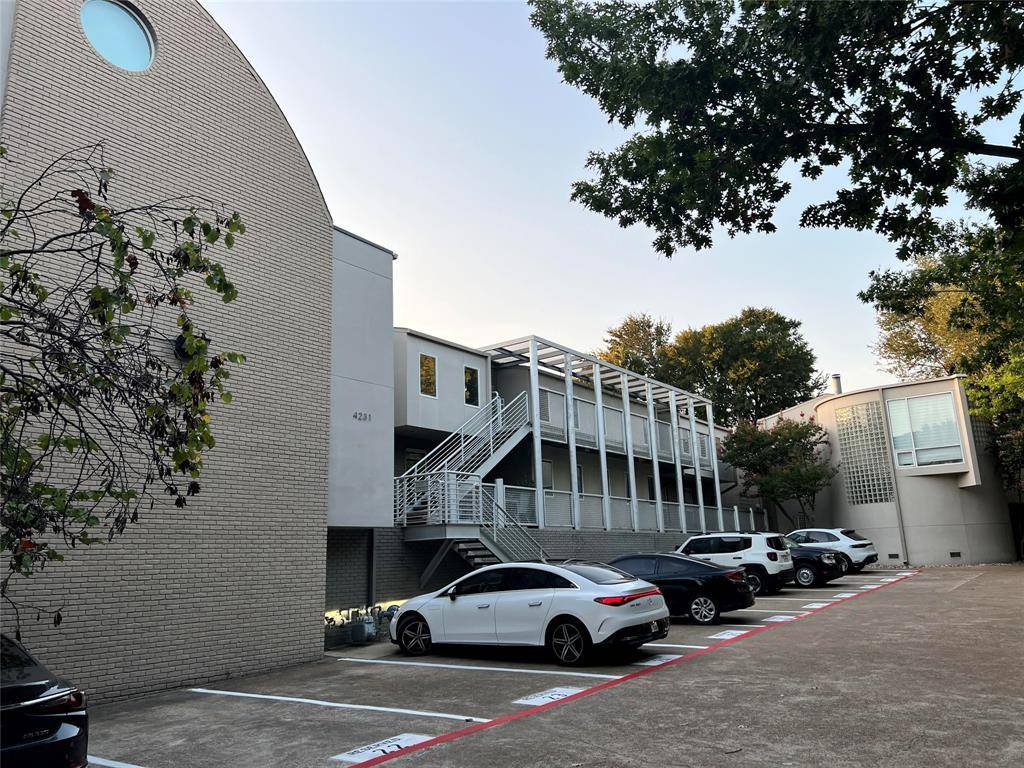 4231 Travis Street #17, Dallas, TX 75205