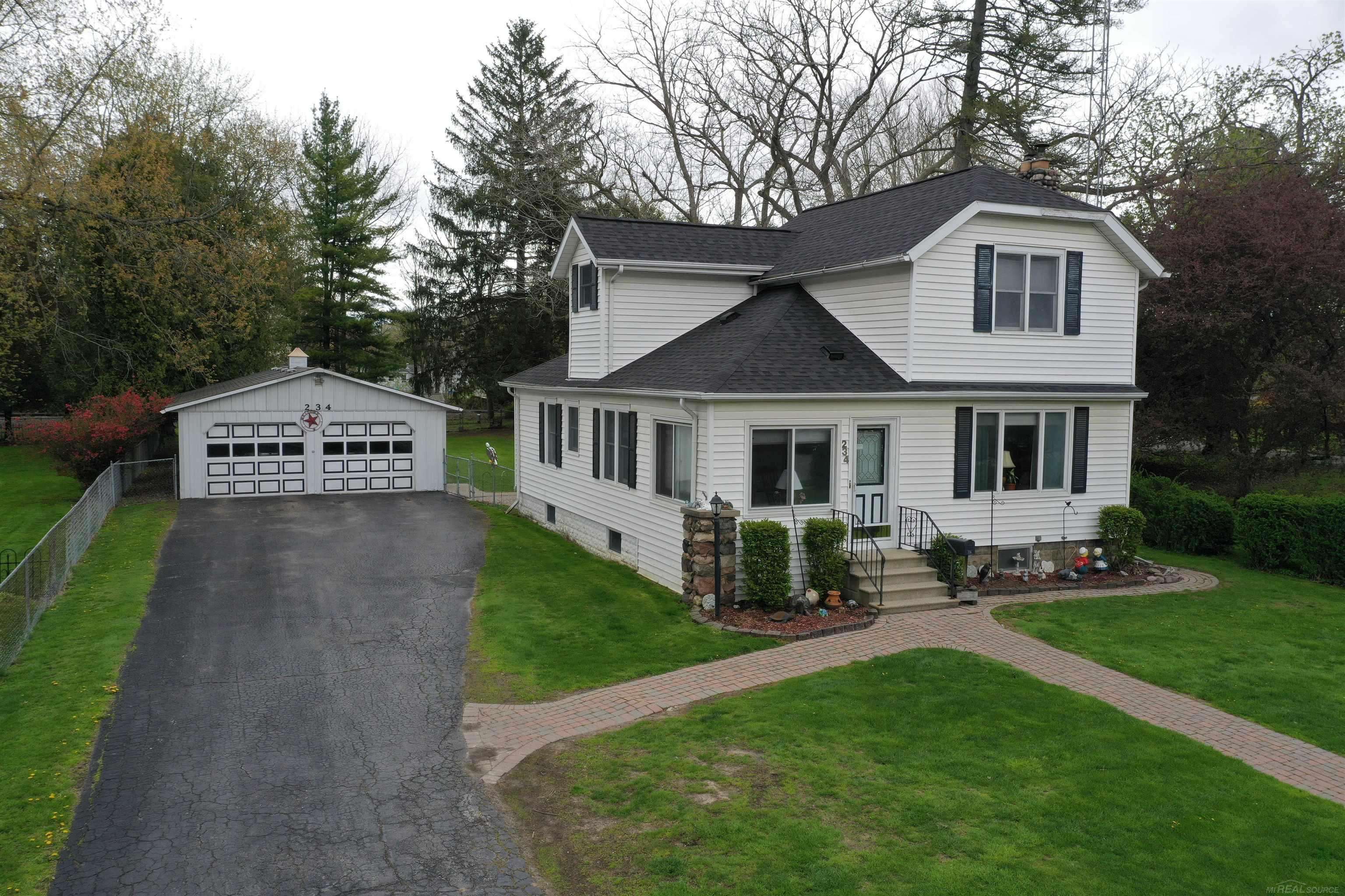 234 N Howard AVE, Croswell, MI 48022