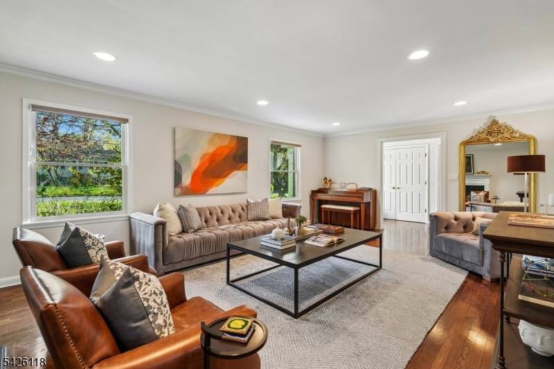 28 COLERIDGE ROAD, Millburn Twp., NJ 07078