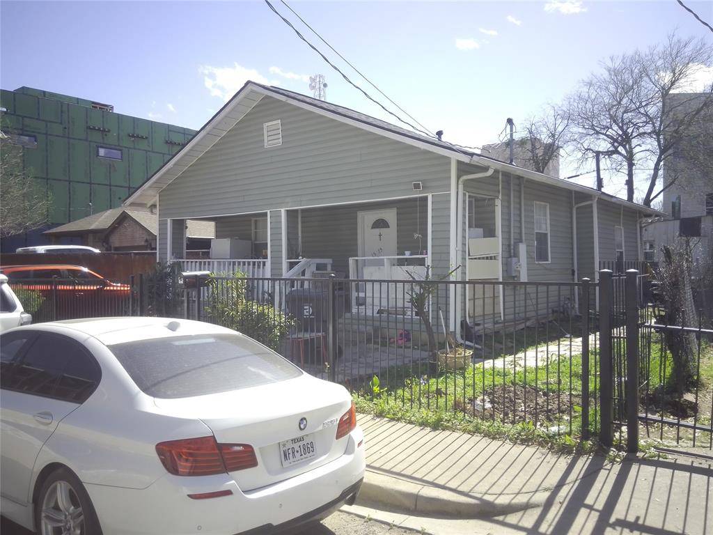 1515 HOLLY Avenue, Dallas, TX 75204