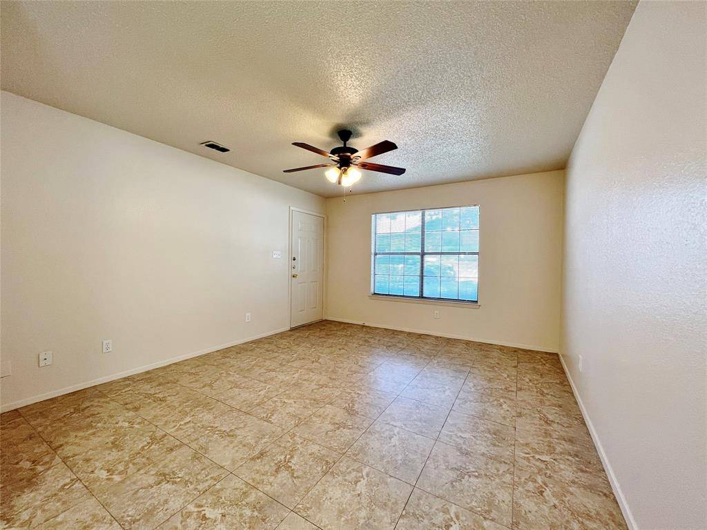 1110 S Rusk Street #B, Weatherford, TX 76086