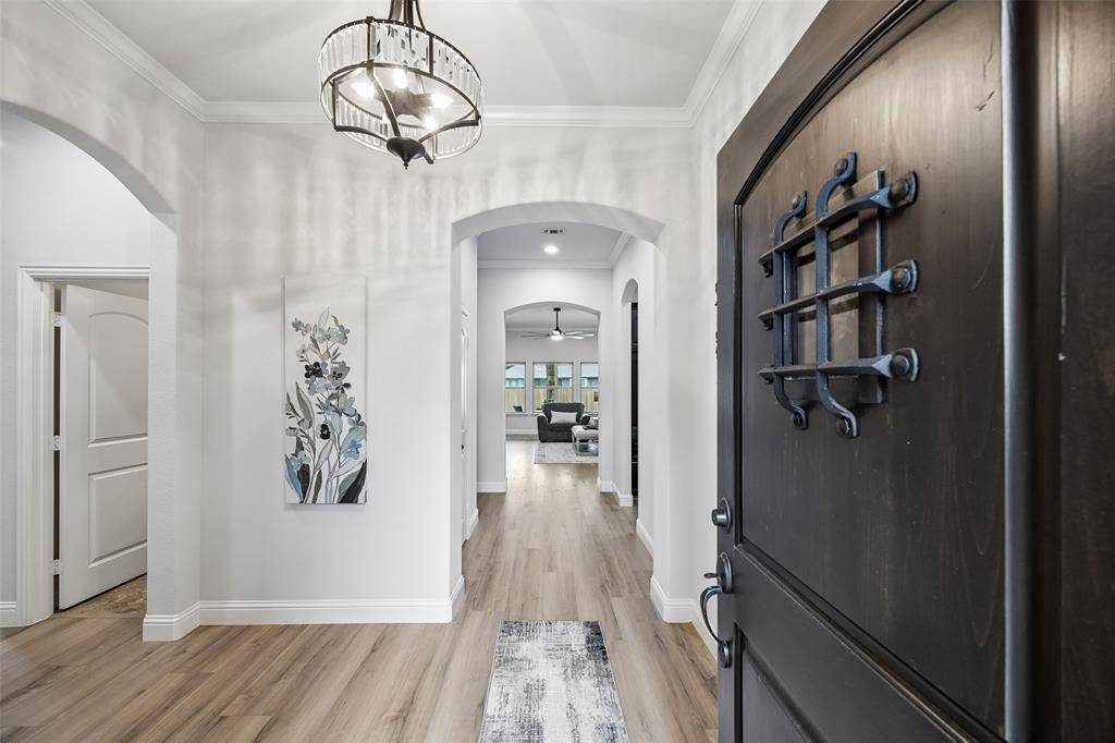 217 Hawks Ridge Trail, Burleson, TX 76028