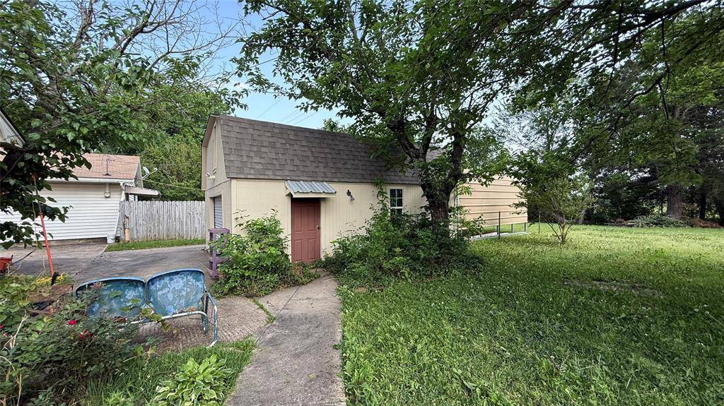 2030 Sycamore Street, Paris, TX 75460