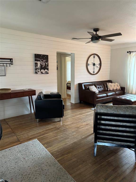 304 Hollywood Street, Coleman, TX 76834