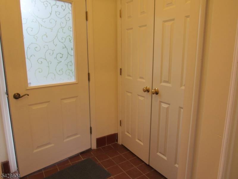 1 7Th St, Frenchtown Boro, NJ 08825