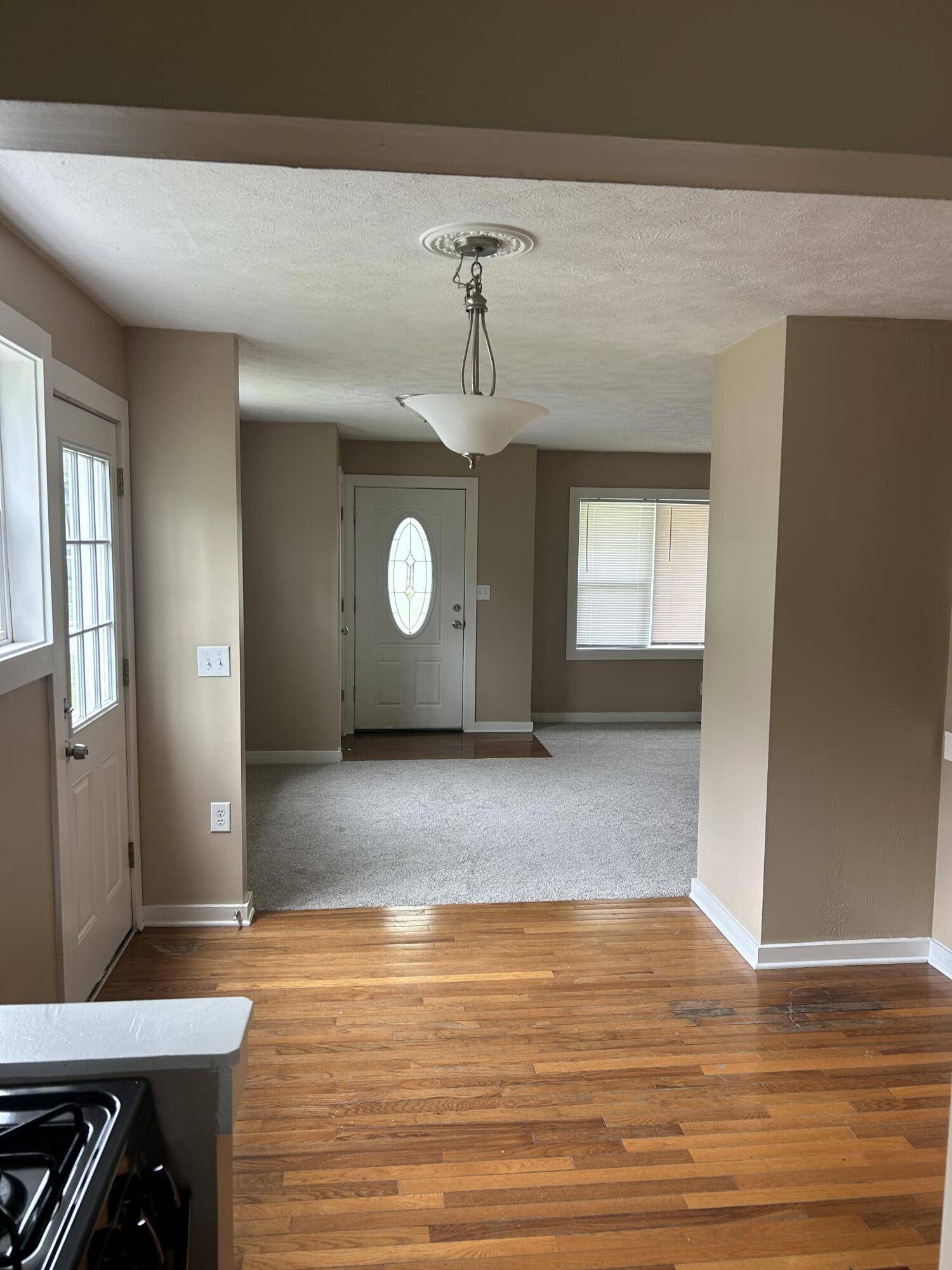 864 Carrier Creek BLVD NE, Grandrapidscity_kent, MI 49503