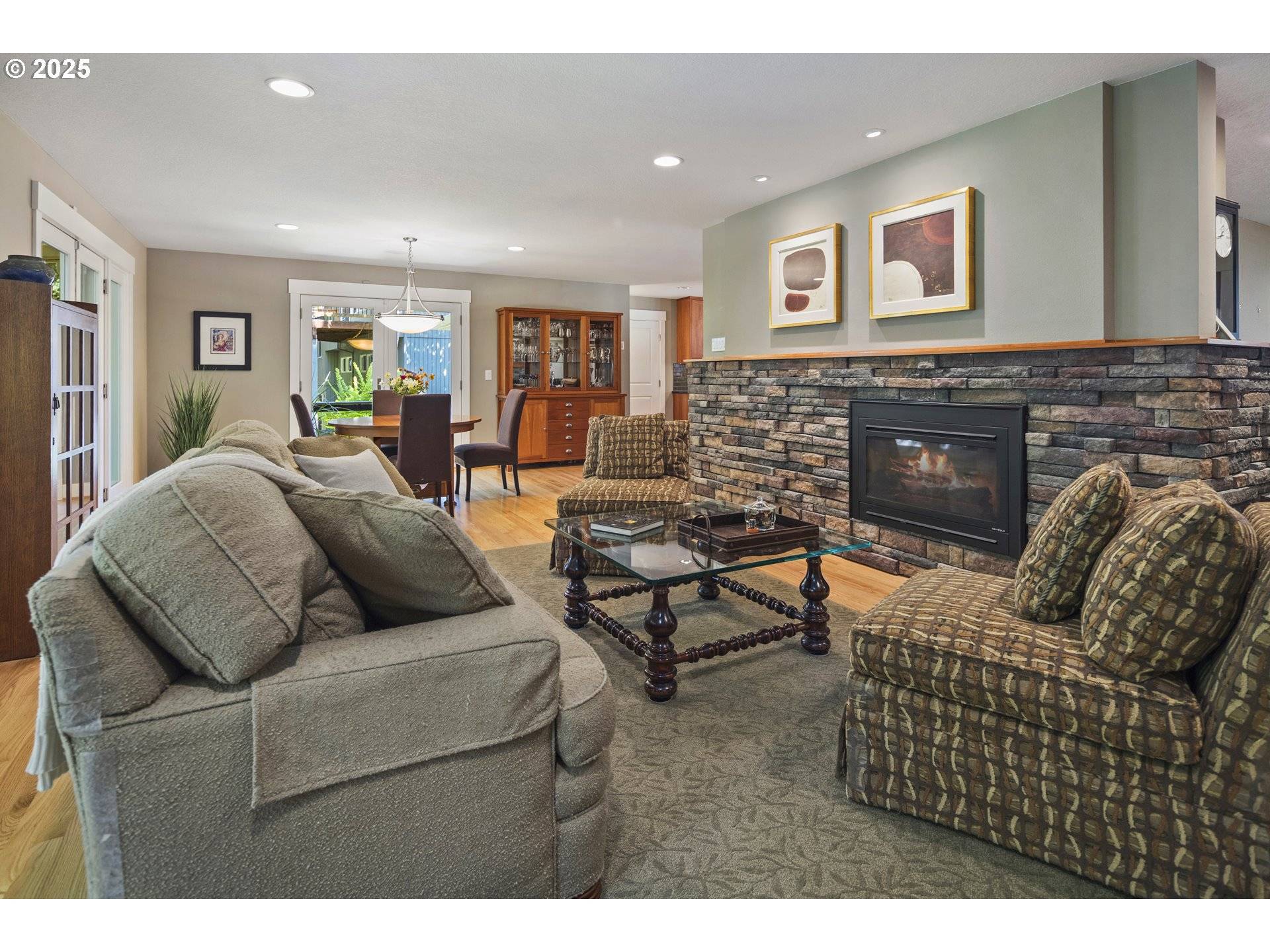 1847 WOODLAND TER, Lake Oswego, OR 97034