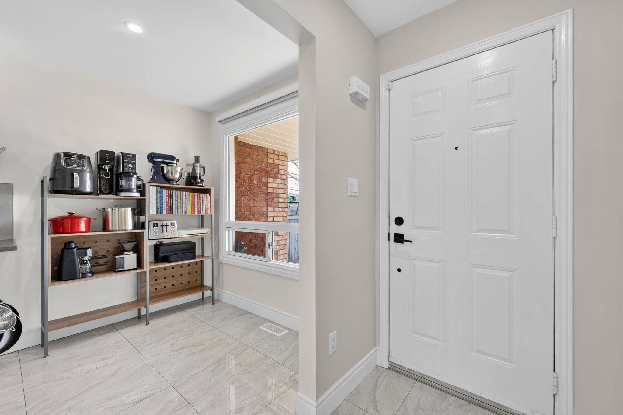 7 Robins LN, New Tecumseth, ON L9R 1C5