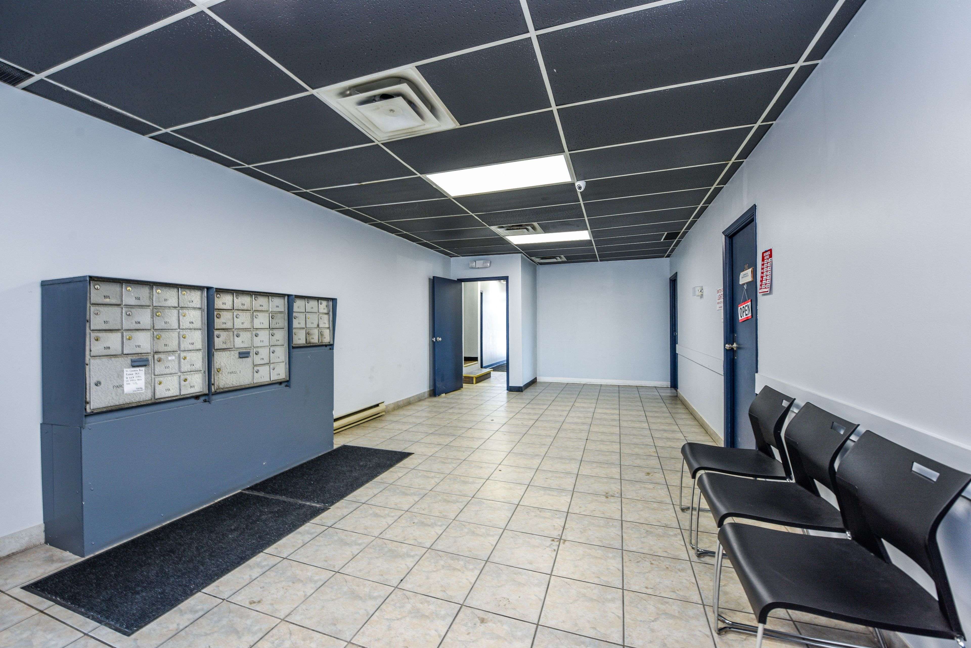 1300 Steeles AVE #107, Brampton, ON L6T 1A2