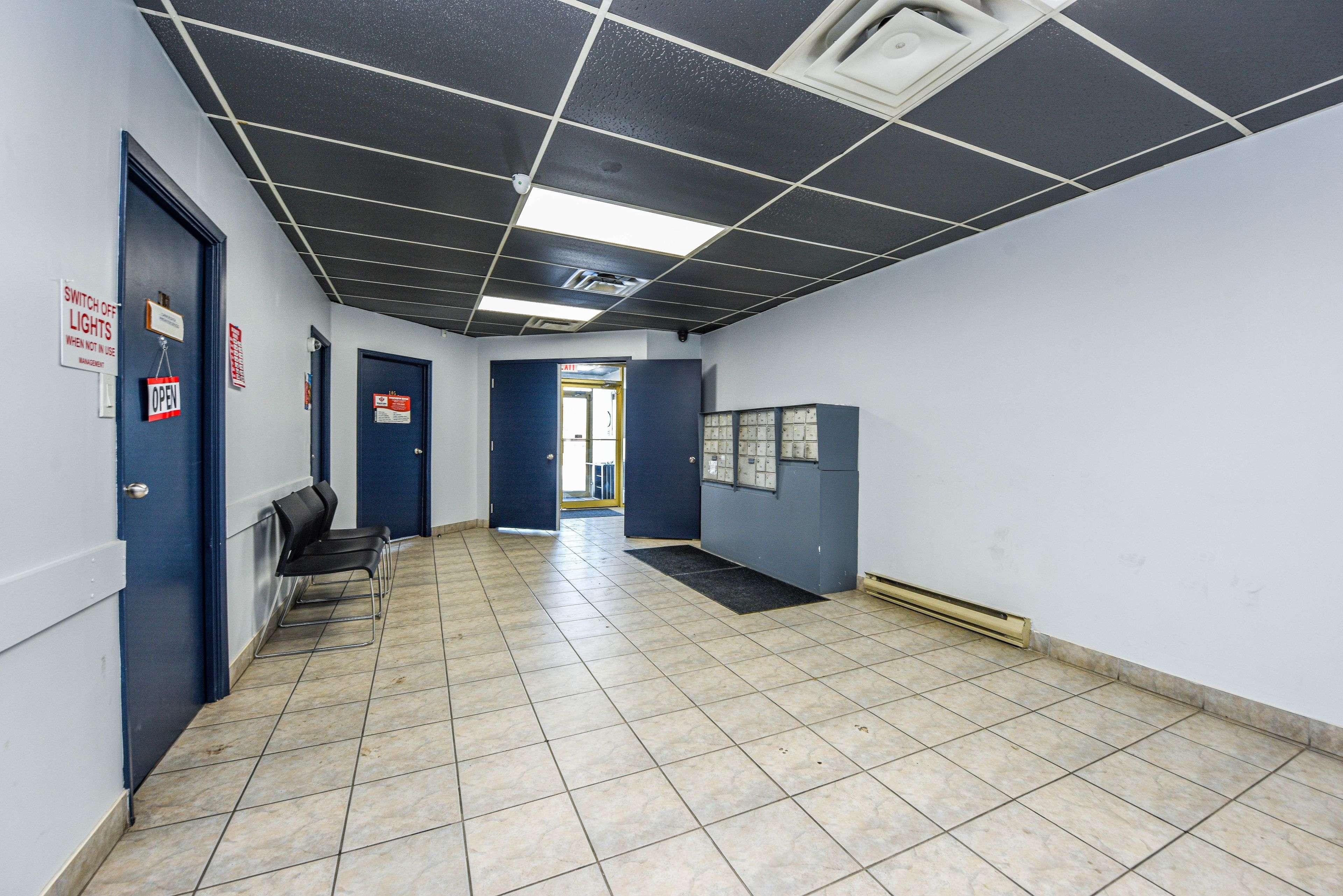 1300 Steeles AVE #102, Brampton, ON L6T 1A2