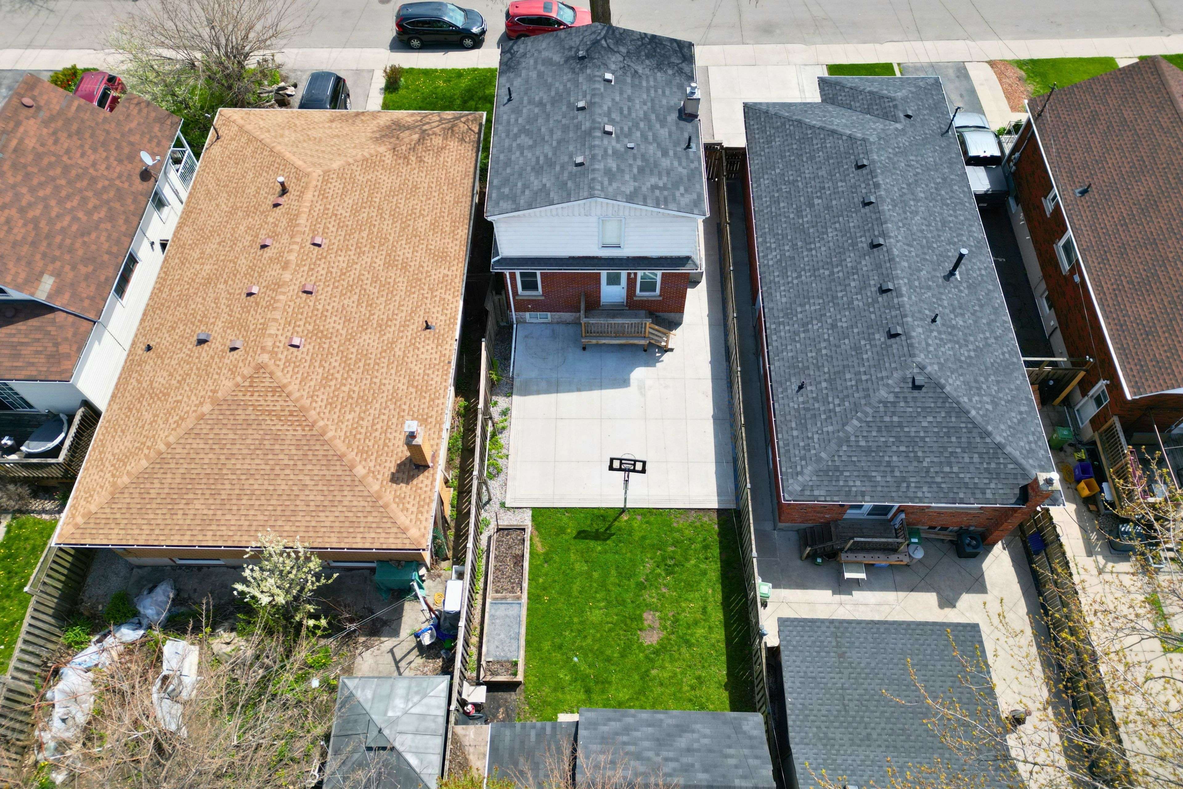 221 Julian AVE, Hamilton, ON L8H 5S2