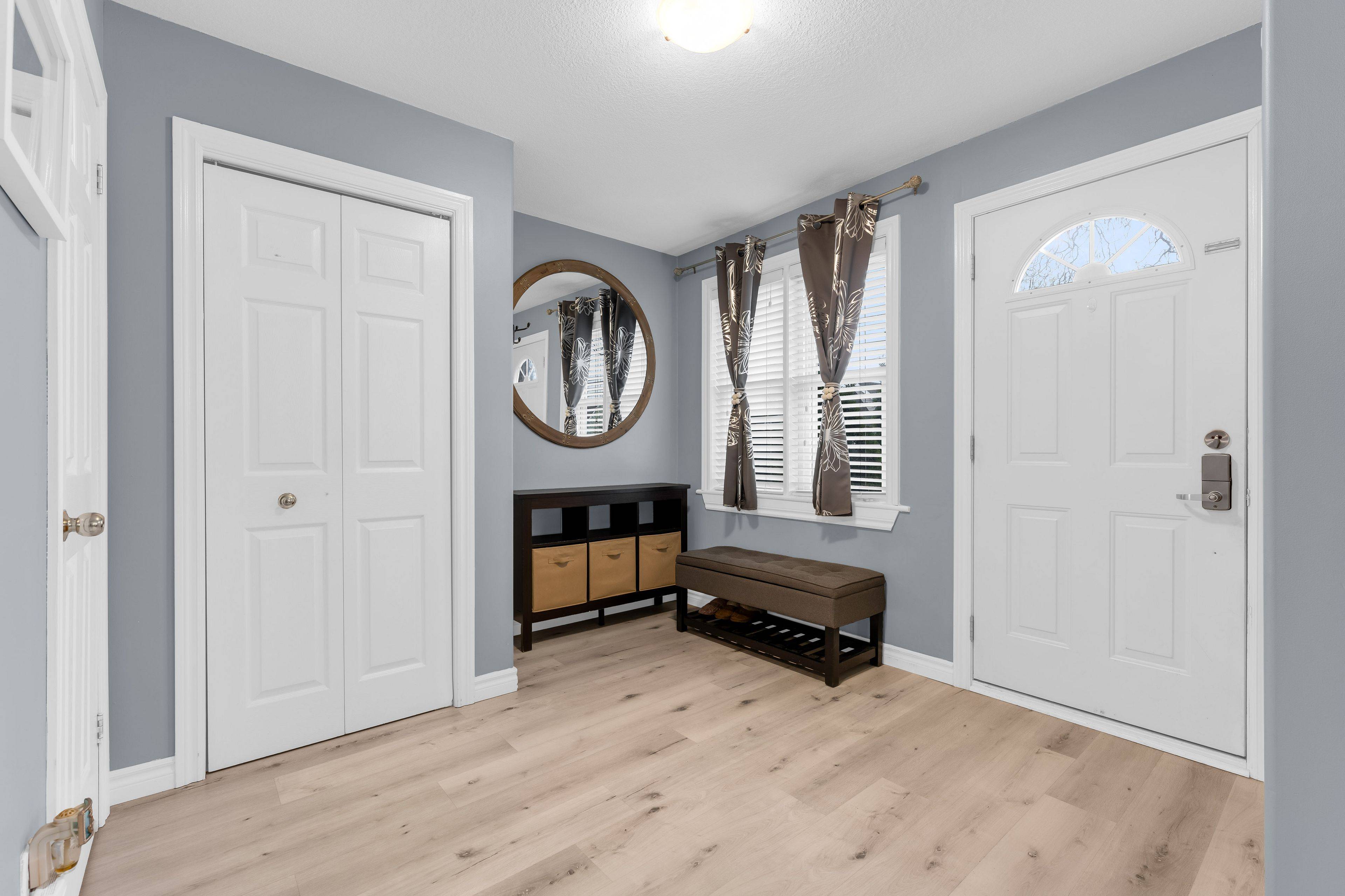 221 Julian AVE, Hamilton, ON L8H 5S2